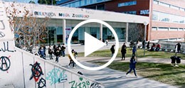 Étudiants à la bibliothèque de biologie de Complutense