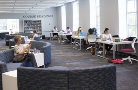 Afbeelding van studenten in de Claremont Colleges Library Afbeelding van studenten in de Claremont Colleges Library
